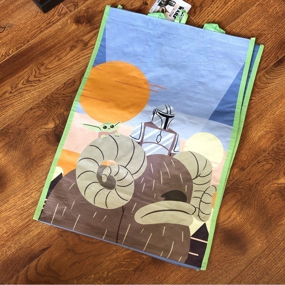 Star Wars: The Mandalorian and baby Yoda traveling reusable shopping bag
